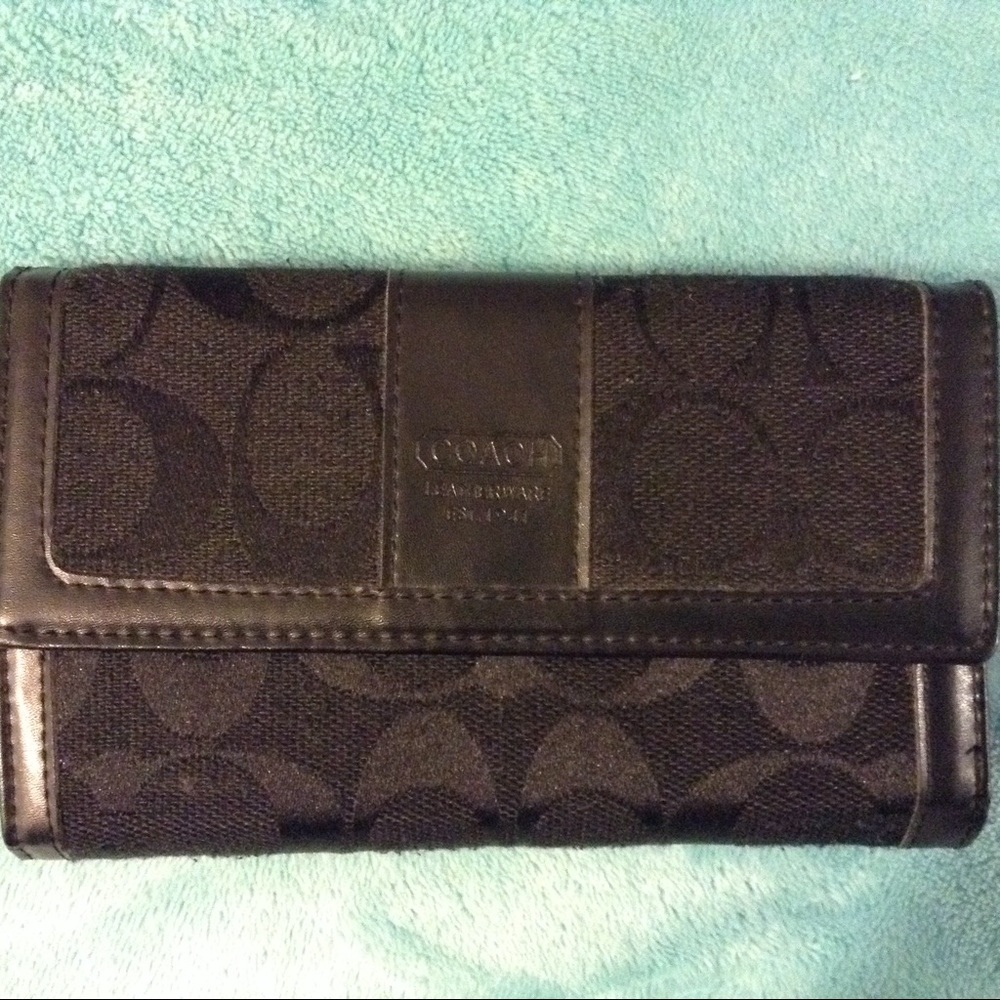 AUTHENTIC COACH SIGNATURE WALLET